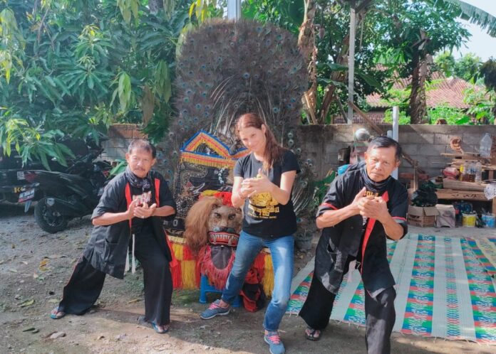 Tijana Marinkovic turis asal Serbia